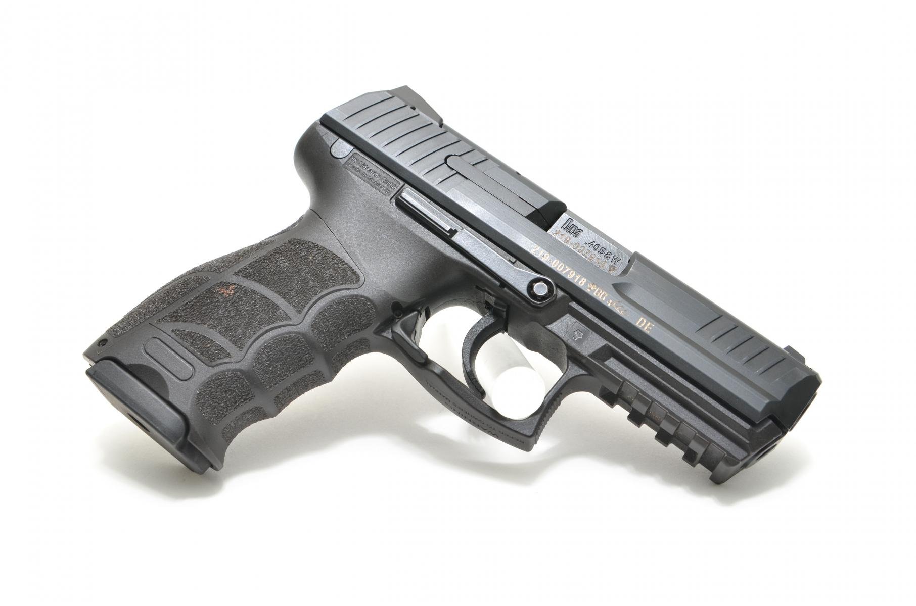 USED P30 LEM | .40S&W, LEM Trigger, One 13 Round Magazine, Original Box.