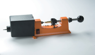Universal Power Trimmer With Nine Pilots